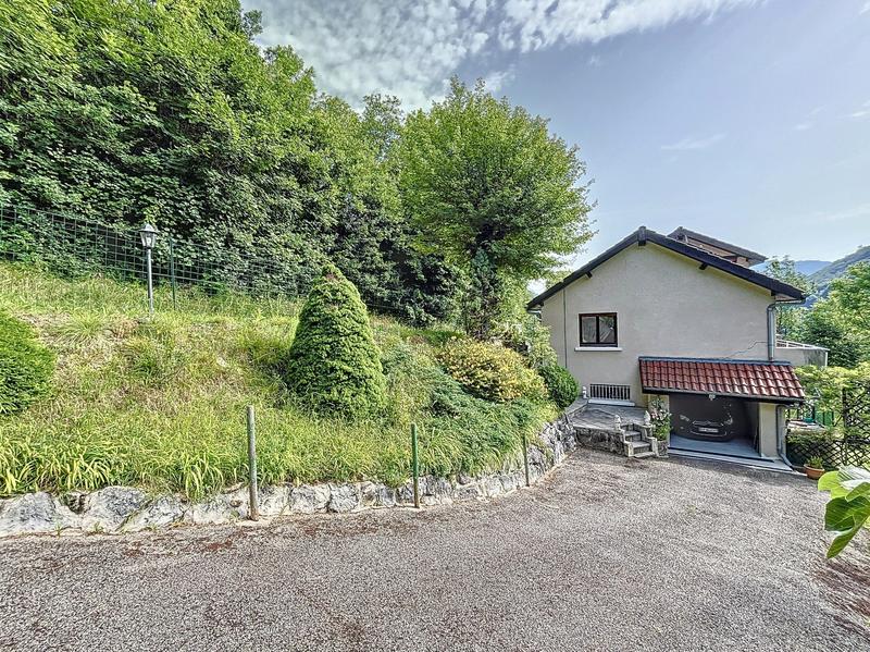 Maison - 226 m² - 5 pièces