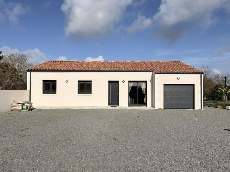 Maison - 92 m² - 4 pièces