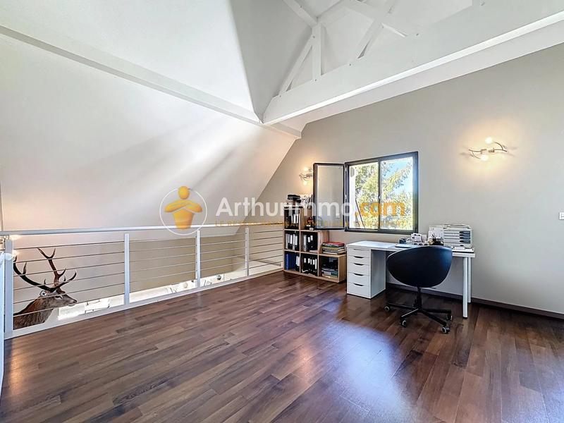 Maison - 370 m² - 5 pièces