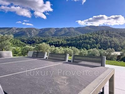 Maison - 174 m² - 5 pièces