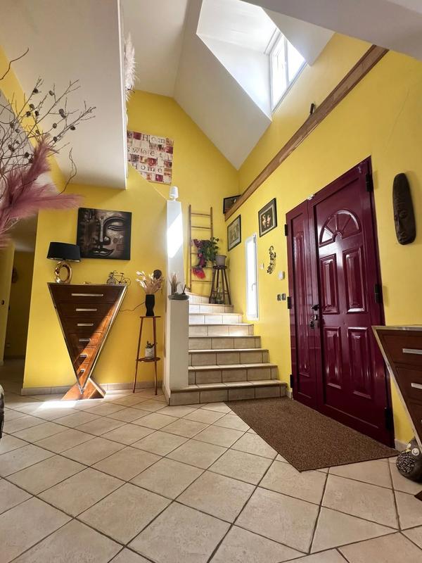 Maison - 275 m² - 9 pièces