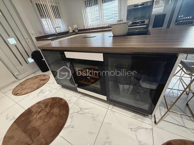 Maison traditionnelle - 136 m² - 6 pièces