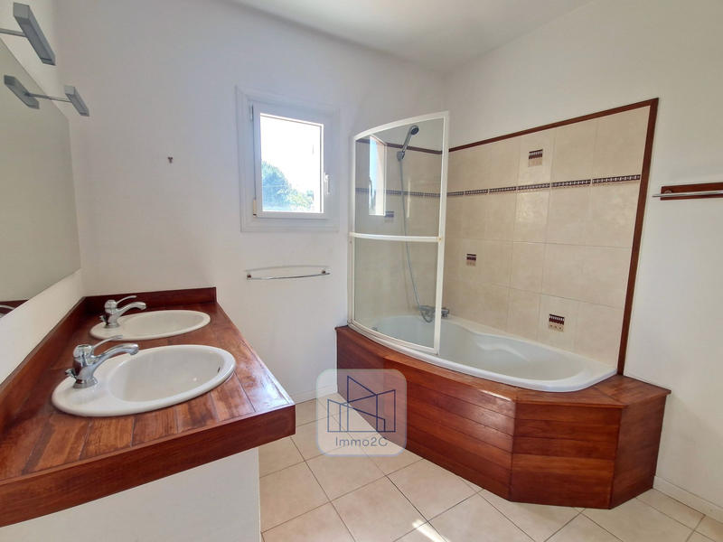 Maison - 147 m² - 6 pièces