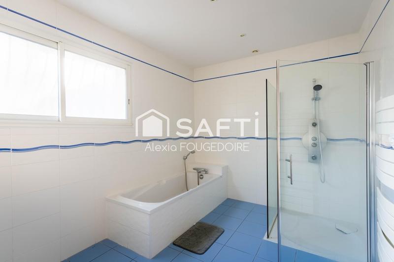 Maison - 298 m² - 9 pièces