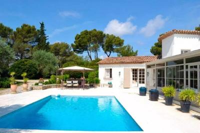 Villa - 245 m² - 7 pièces