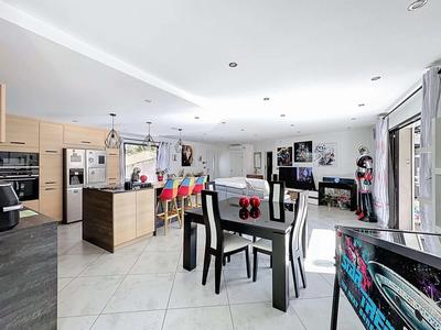 Maison - 143 m² - 5 pièces