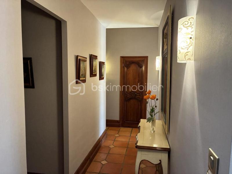 Maison traditionnelle - 145 m² - 8 pièces