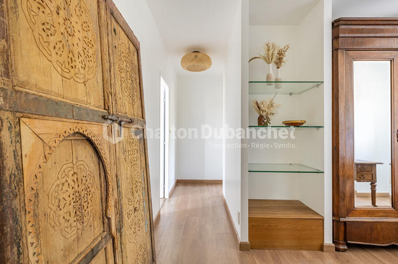 Villa - 200 m² - 6 pièces