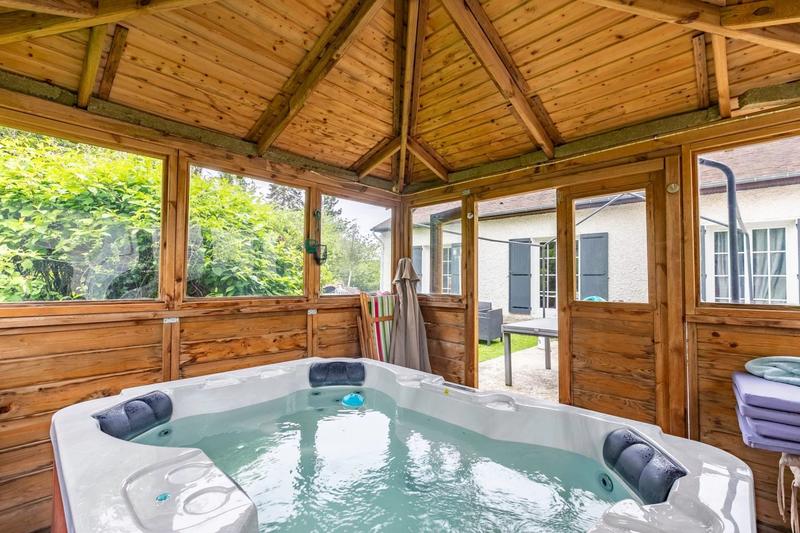 Maison - 258 m² - 8 pièces