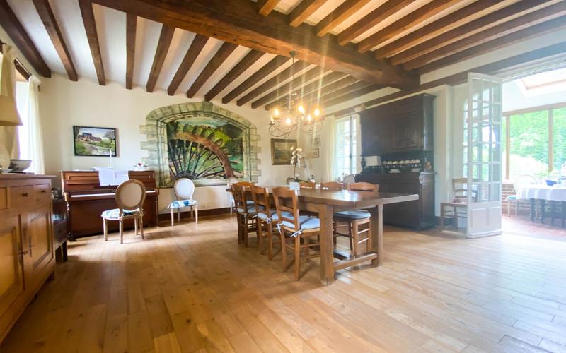 Maison - 264 m² - 14 pièces