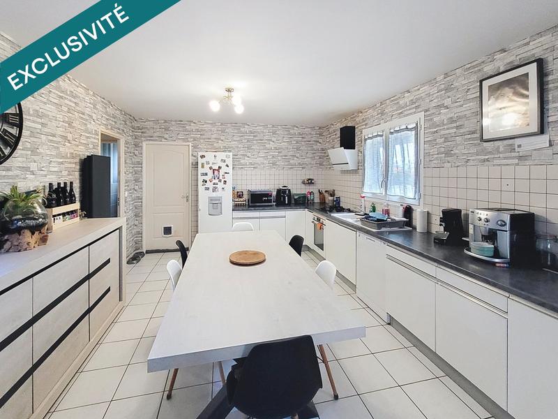 Maison - 216 m² - 8 pièces