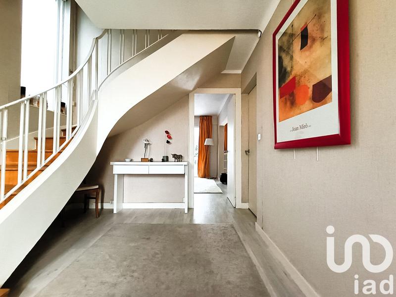 Maison - 210 m² - 6 pièces