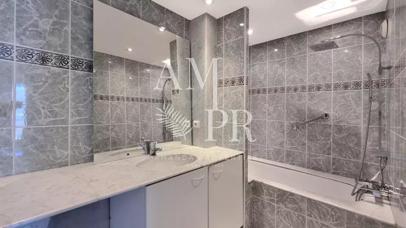 Appartement - 79 m² - 4 pièces