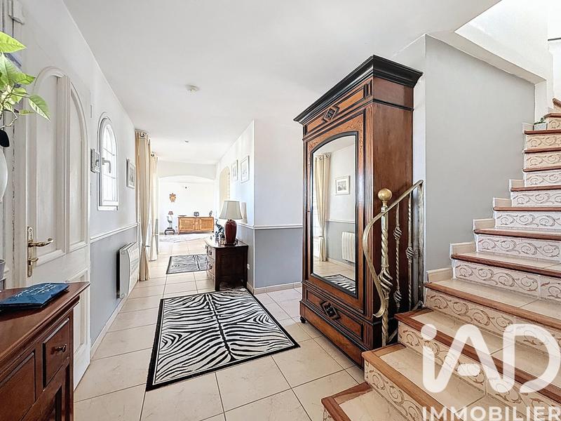 Maison - 200 m² - 6 pièces