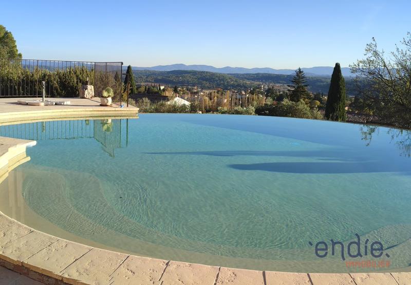 Maison - 228 m² - 6 pièces