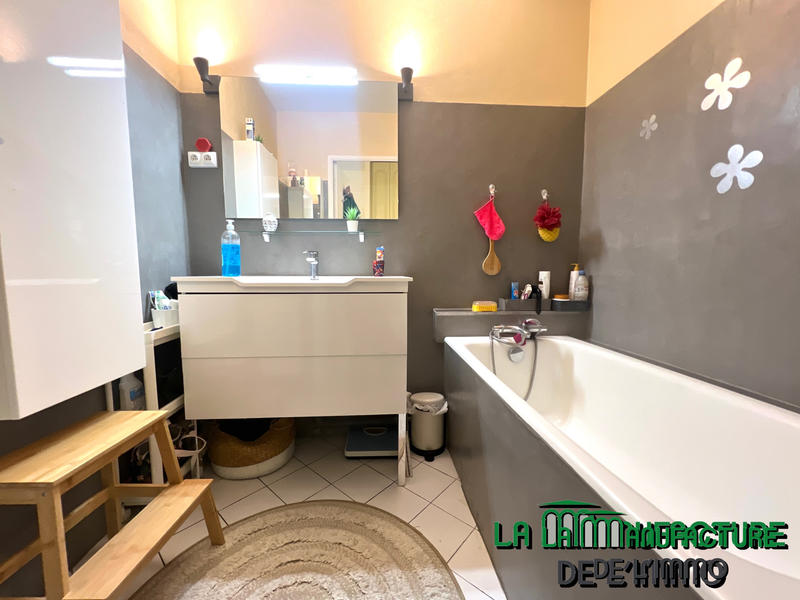 Appartement - 98 m² - 5 pièces