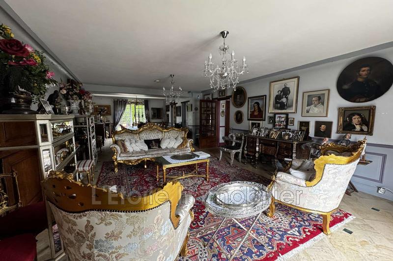 Maison - 169 m² - 10 pièces