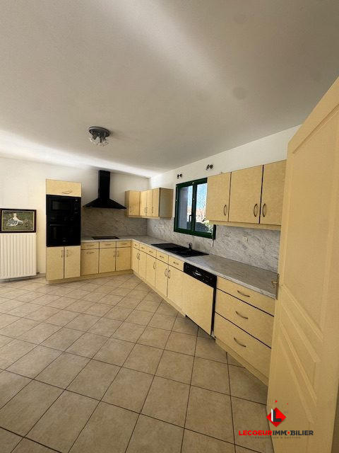 Maison traditionnelle - 180 m² - 6 pièces