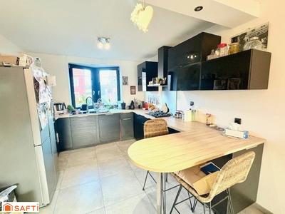 Maison - 98 m² - 6 pièces