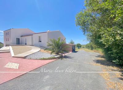 Maison - 232 m² - 8 pièces