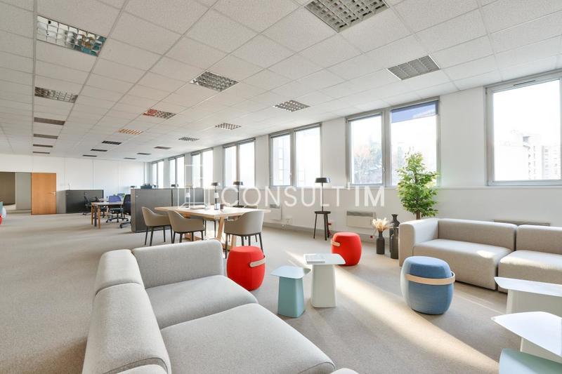 Bureau - 568 m²