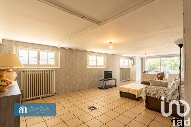 Maison - 205 m² - 7 pièces