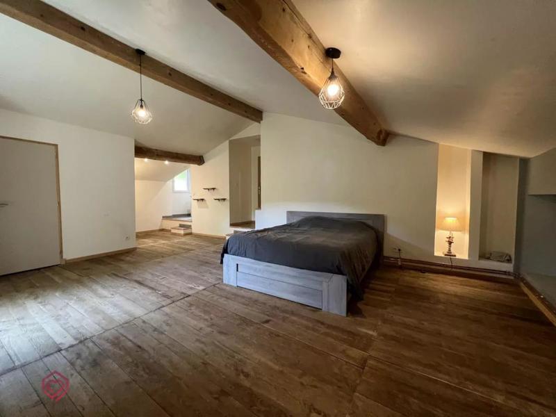 Propriété - 271 m² - 7 pièces