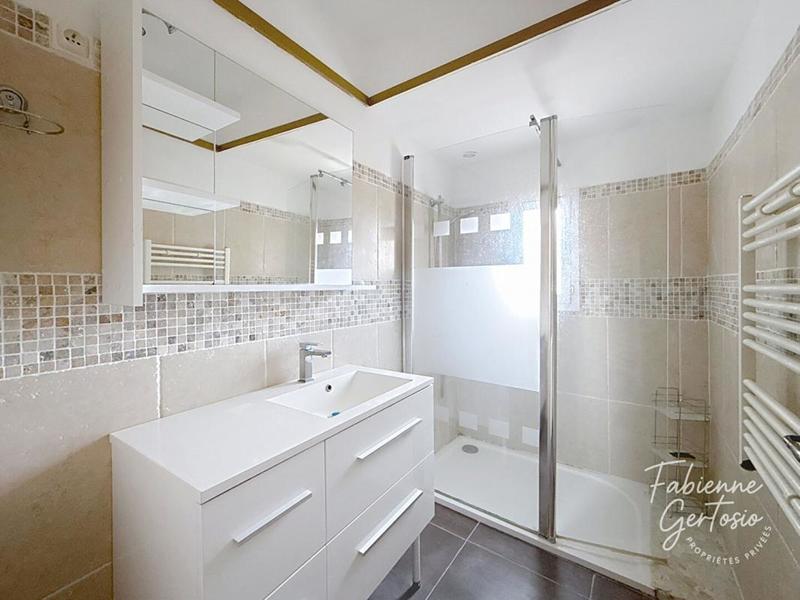 Mas - 419 m² - 9 pièces