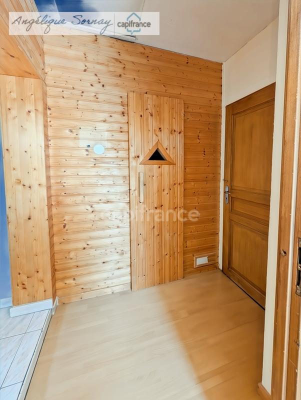 Maison - 270 m² - 9 pièces