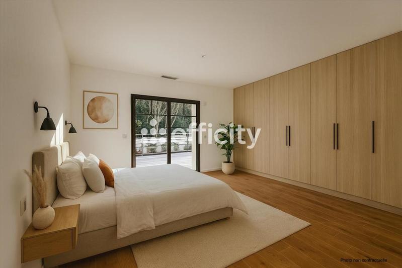 Villa - 273 m² - 8 pièces