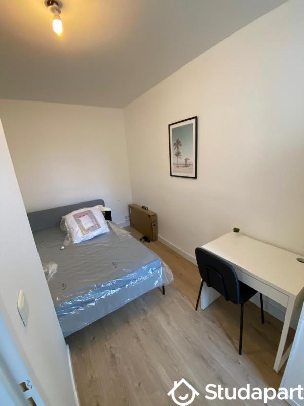 Chambre - 11 m² - 1 pièce