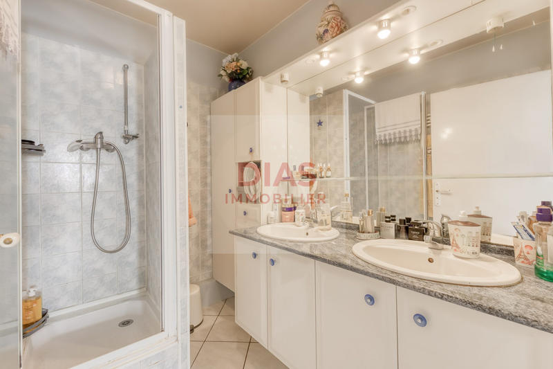 Appartement - 79 m² - 1 pièce