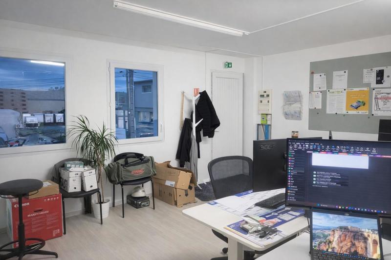 Entrepôt - 90 m² - 2 pièces