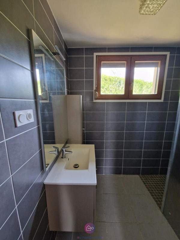 Maison - 99 m² - 5 pièces