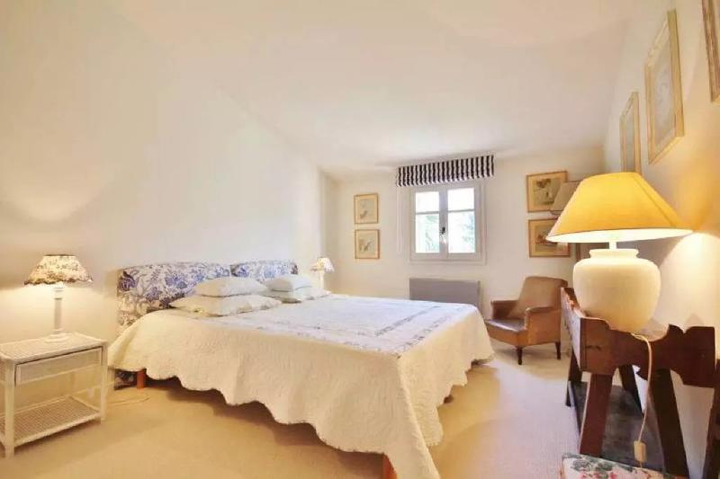 Villa - 300 m² - 7 pièces