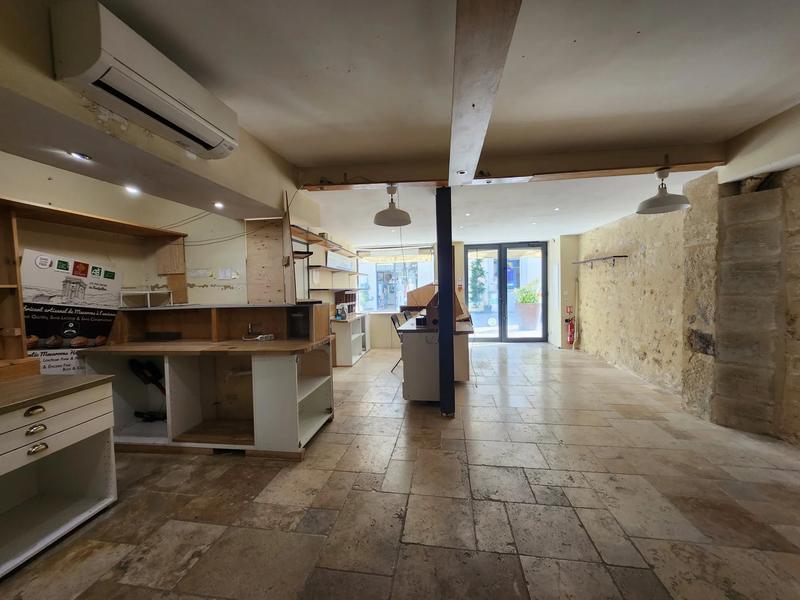 Local commercial - 180 m² - 6 pièces