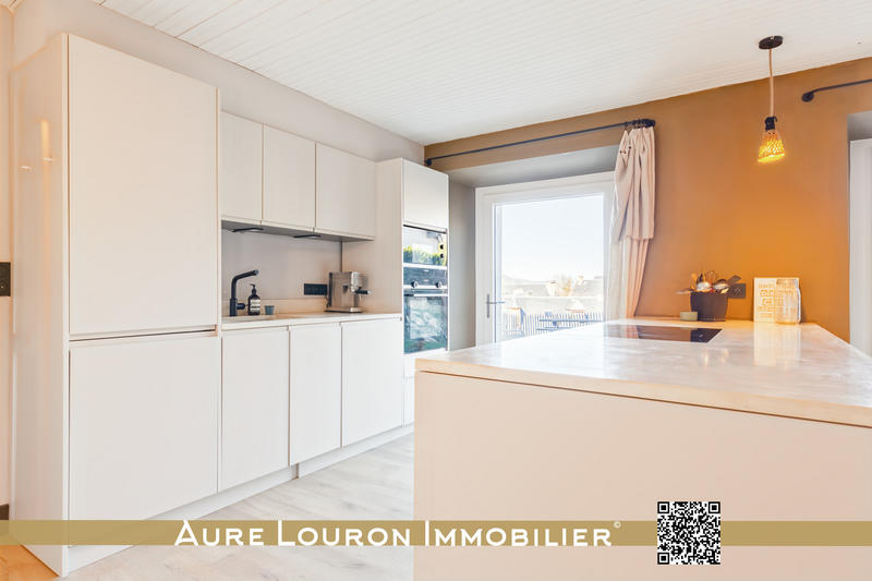 Propriété - 144 m² - 6 pièces