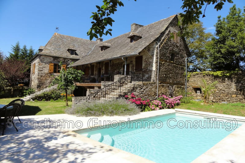 Maison - 212 m² - 8 pièces