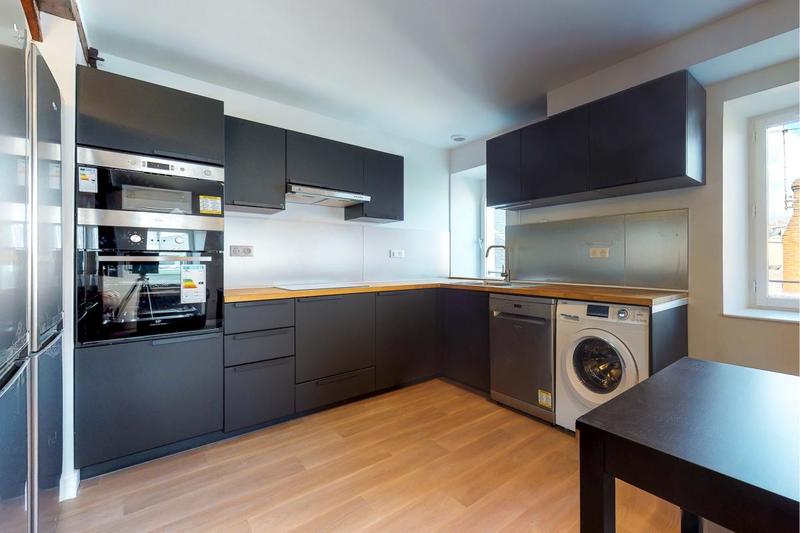 Appartement - 150 m² - 8 pièces