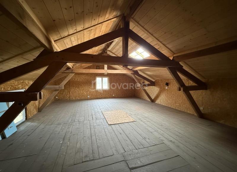 Maison - 222 m² - 7 pièces