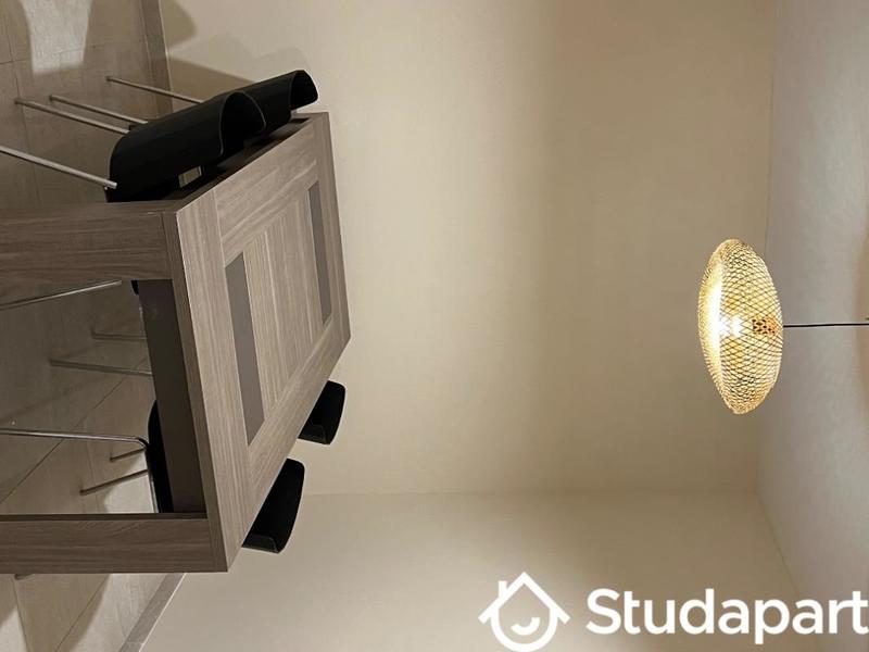 Chambre - 9 m² - 1 pièce