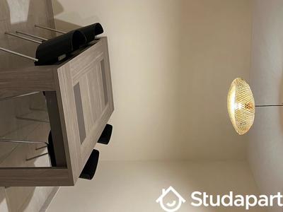 Chambre - 9 m² - 1 pièce