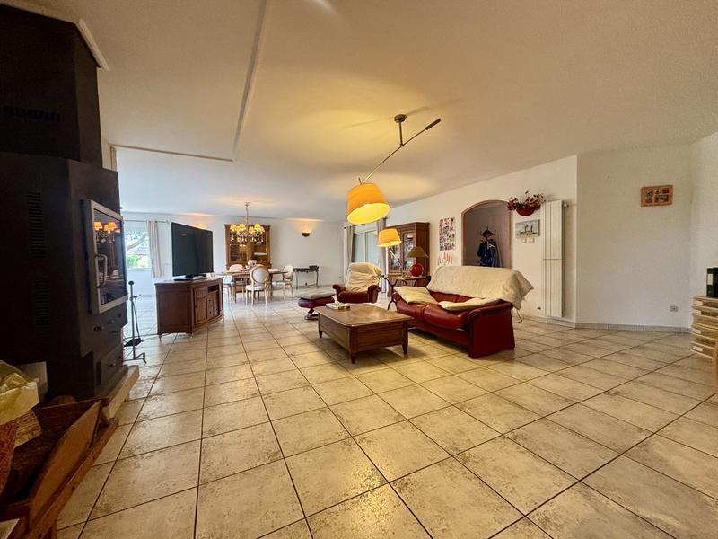 Villa - 209 m² - 4 pièces