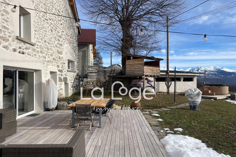 Maison - 163 m² - 5 pièces