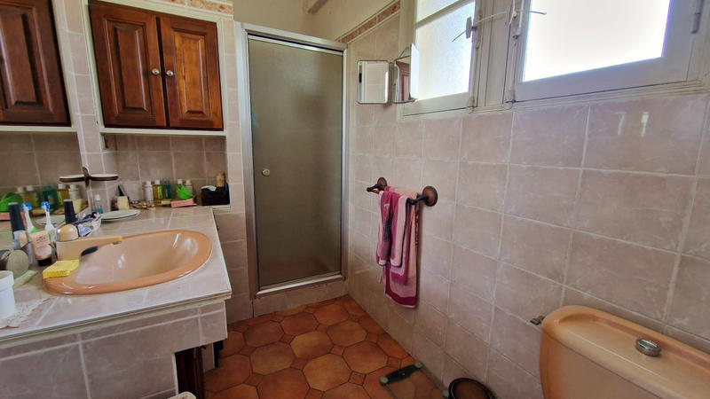 Maison - 237 m² - 8 pièces