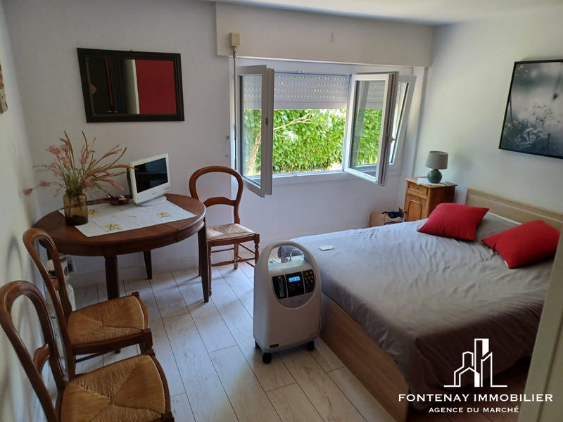 Maison - 242 m² - 10 pièces