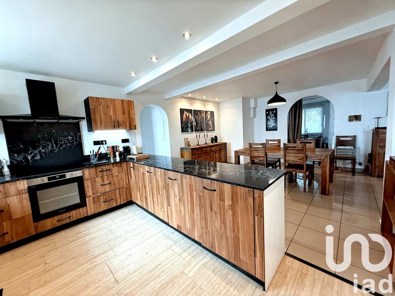 Maison - 197 m² - 10 pièces