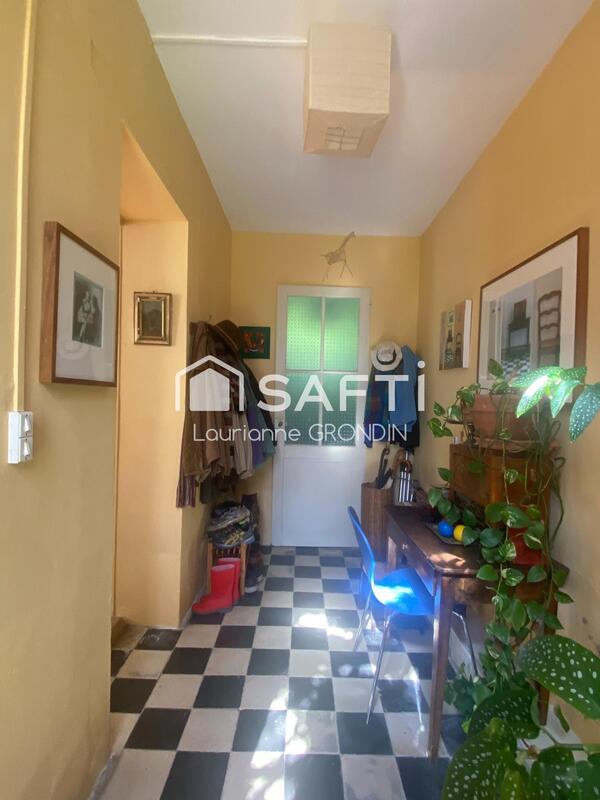 Maison - 281 m² - 7 pièces