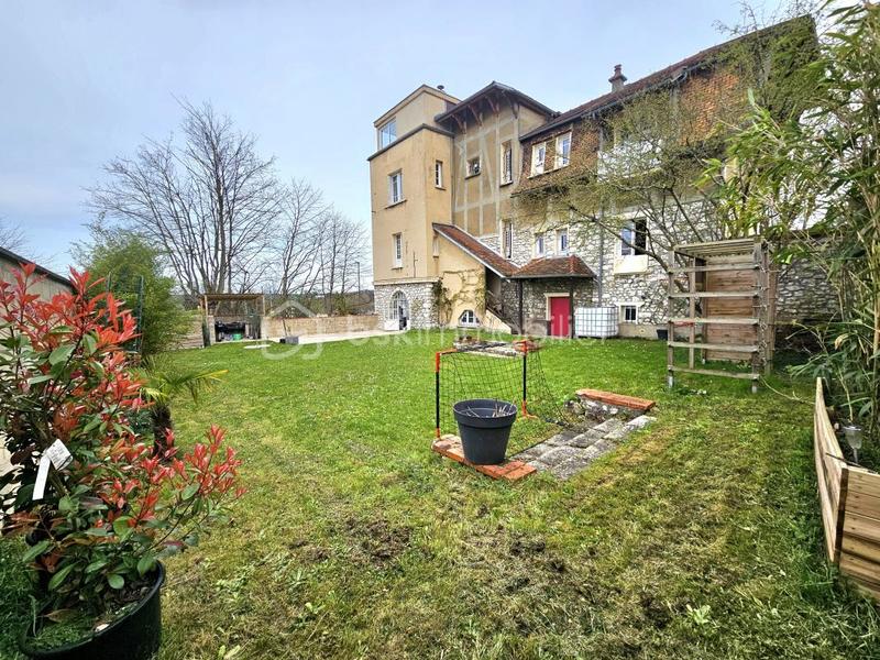 Demeure - 225 m² - 9 pièces