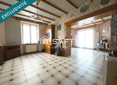 Maison - 159 m² - 8 pièces